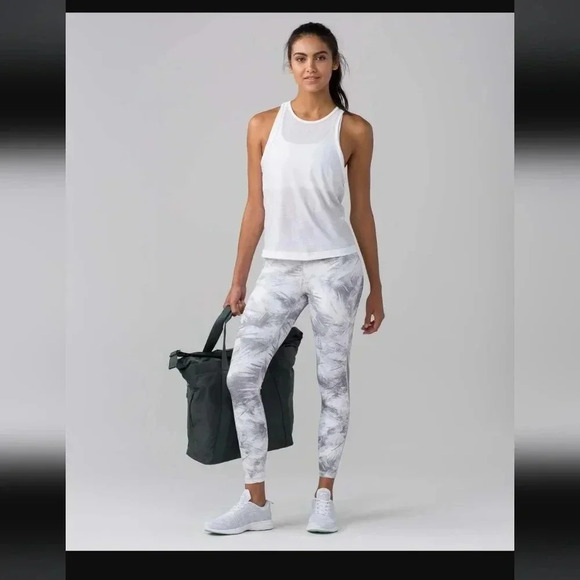 Lululemon Train Times 7/8 Pant *25" Breeze By White Light Cast / Light Cast - Picture 2 of 5